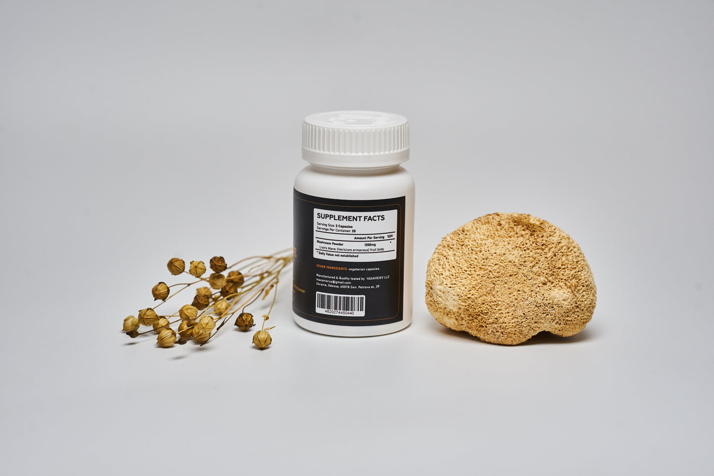 
                  
                    Lion’s mane mycelium in capsules
                  
                